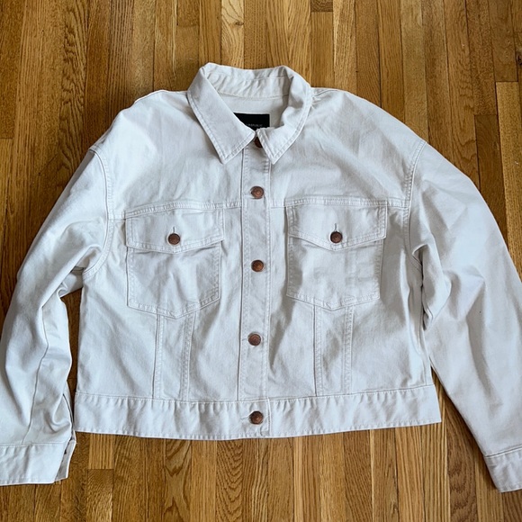 Banana Republic Jackets & Blazers - Banana Republic Beige Denim Jacket